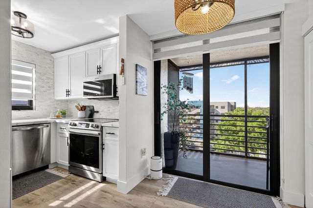 1000 Colony Point Cir 501, Pembroke Pines, FL 33026