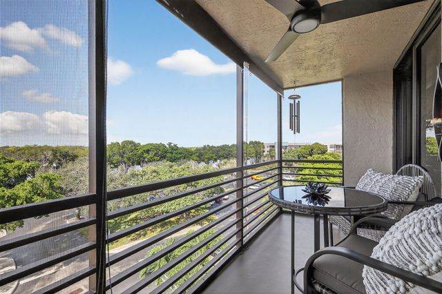 1000 Colony Point Cir 501, Pembroke Pines, FL 33026