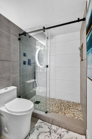 1000 Colony Point Cir 501, Pembroke Pines, FL 33026