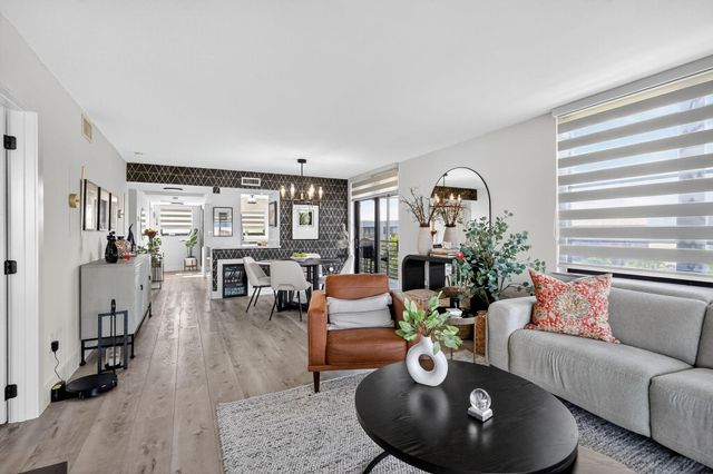 1000 Colony Point Cir 501, Pembroke Pines, FL 33026