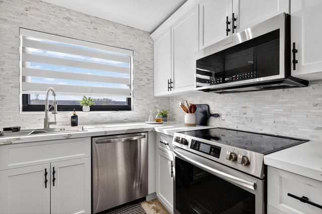 1000 Colony Point Cir 501, Pembroke Pines, FL 33026