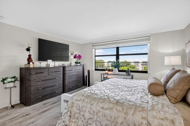 1000 Colony Point Cir 501, Pembroke Pines, FL 33026