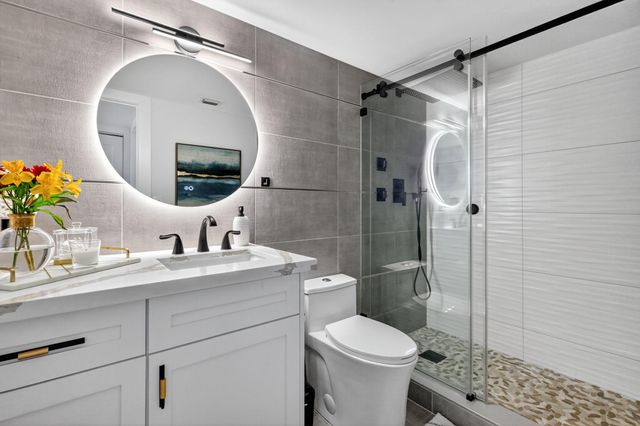 1000 Colony Point Cir 501, Pembroke Pines, FL 33026