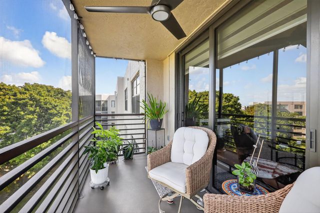 1000 Colony Point Cir 501, Pembroke Pines, FL 33026