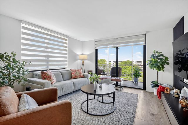 1000 Colony Point Cir 501, Pembroke Pines, FL 33026