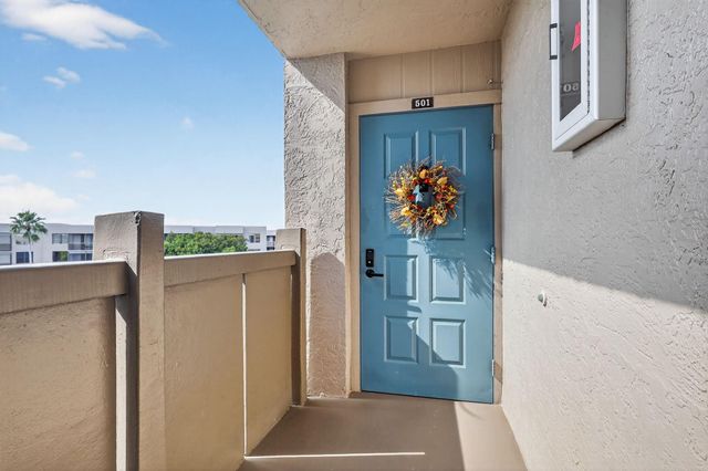 1000 Colony Point Cir 501, Pembroke Pines, FL 33026