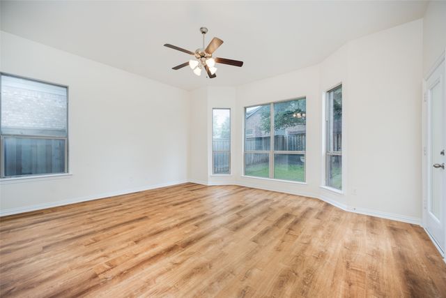 342 Manchester Drive, Roanoke, TX 76262