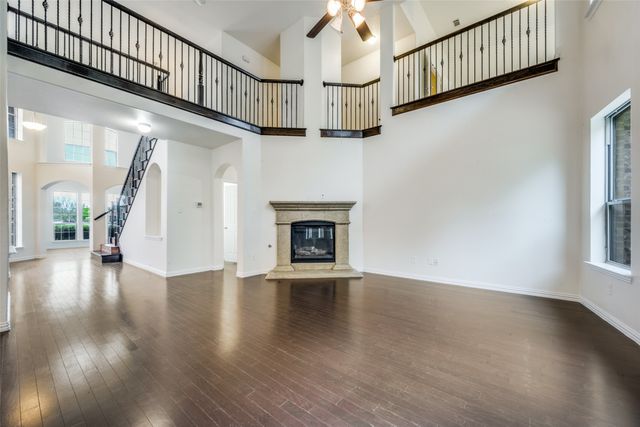 342 Manchester Drive, Roanoke, TX 76262