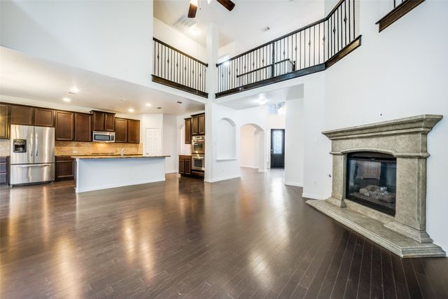 342 Manchester Drive, Roanoke, TX 76262