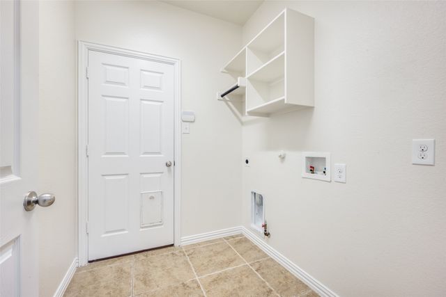 342 Manchester Drive, Roanoke, TX 76262