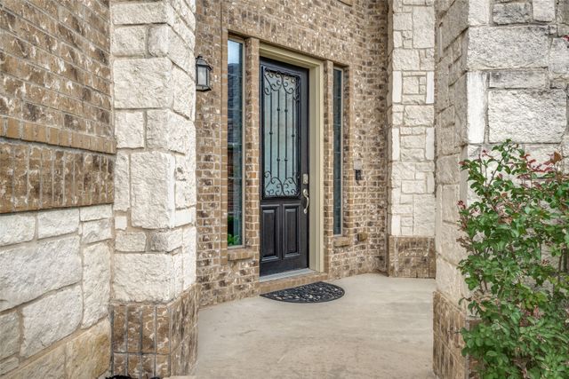 342 Manchester Drive, Roanoke, TX 76262