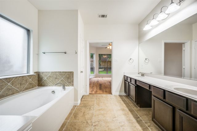 342 Manchester Drive, Roanoke, TX 76262