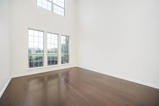 342 Manchester Drive, Roanoke, TX 76262