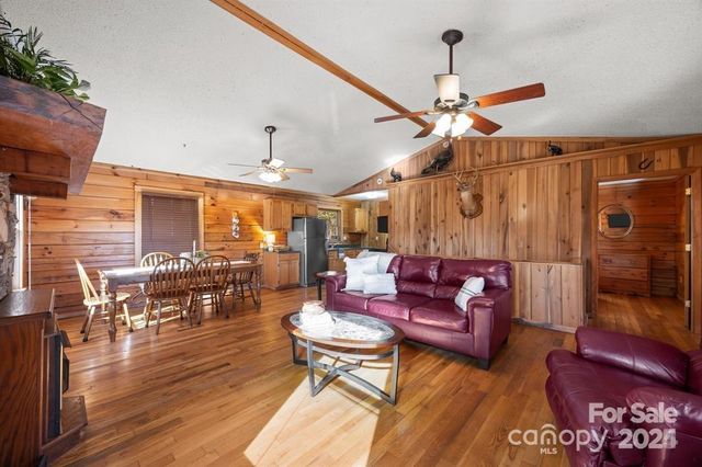 306 Forget Me Not Lane, Whittier, NC 28789