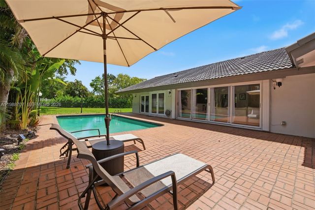 395 NW 89th Ln, Coral Springs, FL 33071