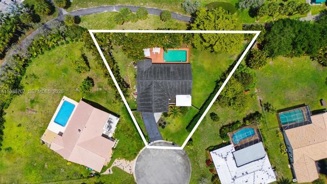 395 NW 89th Ln, Coral Springs, FL 33071