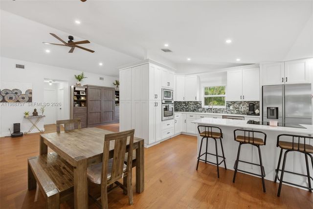 395 NW 89th Ln, Coral Springs, FL 33071