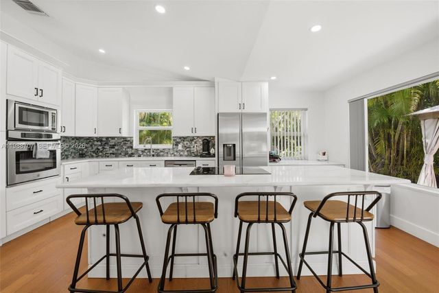 395 NW 89th Ln, Coral Springs, FL 33071