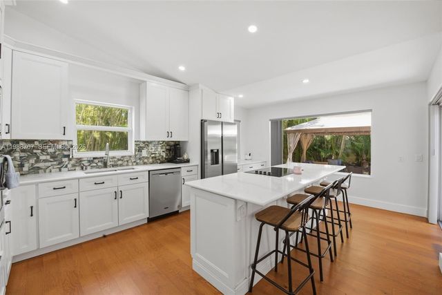 395 NW 89th Ln, Coral Springs, FL 33071