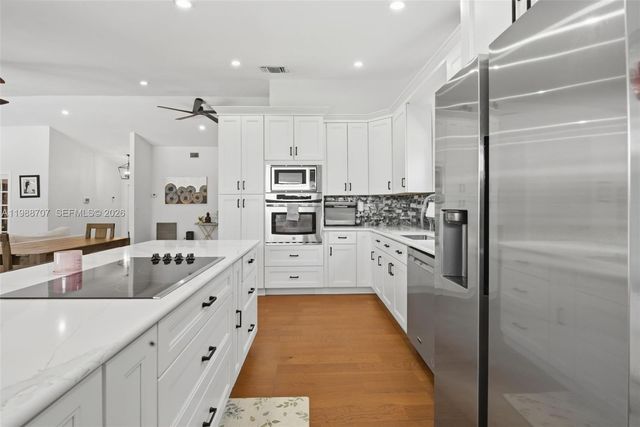 395 NW 89th Ln, Coral Springs, FL 33071