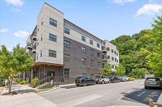 782 Riverfront Pkwy Apt 210, Chattanooga, TN 37402
