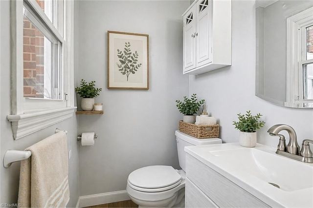200 Redwood Bend, King, NC 27021