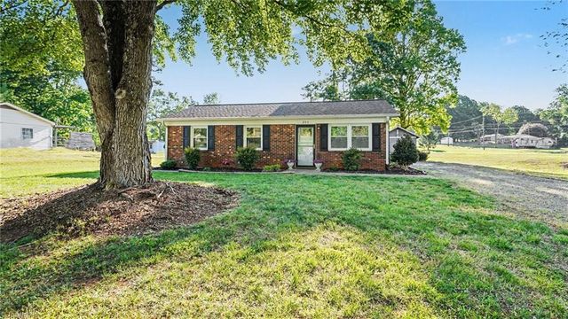 200 Redwood Bend, King, NC 27021