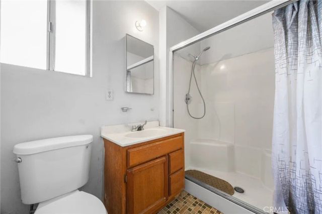 10400 Mary Avenue, Los Angeles, CA 90002