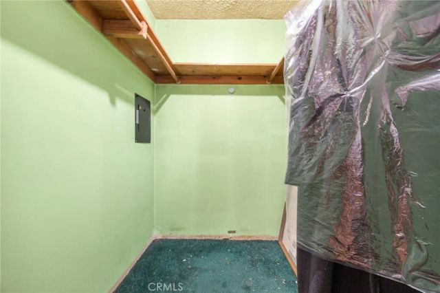 10400 Mary Avenue, Los Angeles, CA 90002