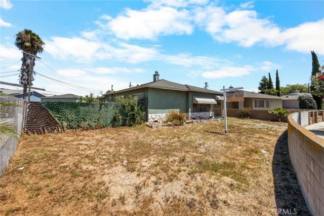 10400 Mary Avenue, Los Angeles, CA 90002