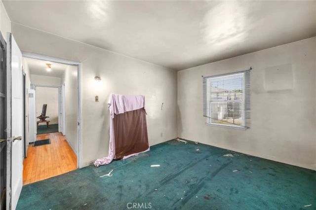 10400 Mary Avenue, Los Angeles, CA 90002