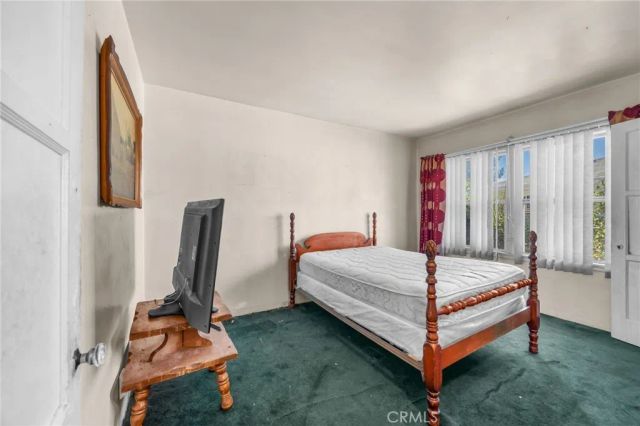10400 Mary Avenue, Los Angeles, CA 90002