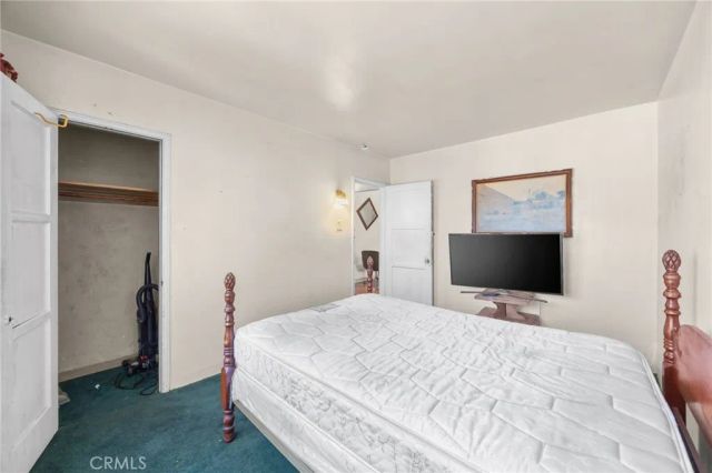 10400 Mary Avenue, Los Angeles, CA 90002