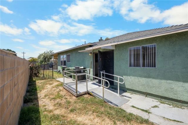 10400 Mary Avenue, Los Angeles, CA 90002