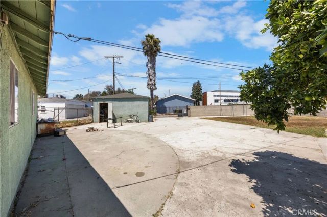 10400 Mary Avenue, Los Angeles, CA 90002