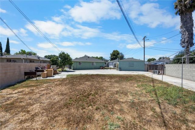 10400 Mary Avenue, Los Angeles, CA 90002