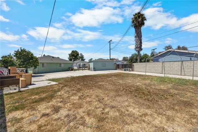 10400 Mary Avenue, Los Angeles, CA 90002