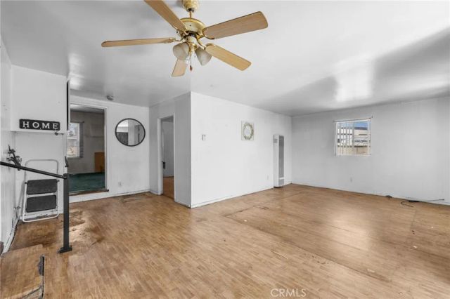 10400 Mary Avenue, Los Angeles, CA 90002