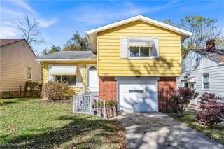 12517 Park Knoll Drive, Garfield Heights, OH 44125