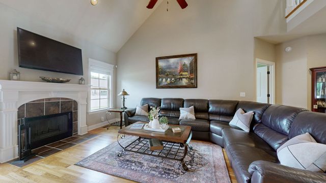 107 Waldron View Dr, Murfreesboro, TN 37130