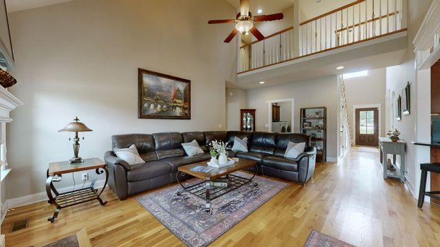 107 Waldron View Dr, Murfreesboro, TN 37130