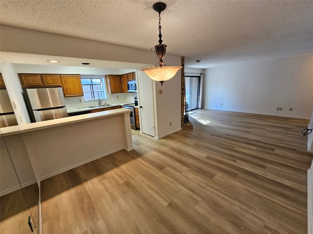 15221 Berry Trail 904, Dallas, TX 75248