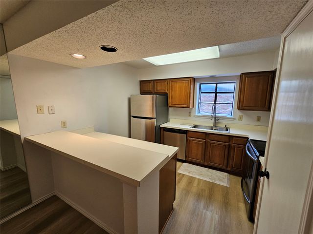 15221 Berry Trail 904, Dallas, TX 75248