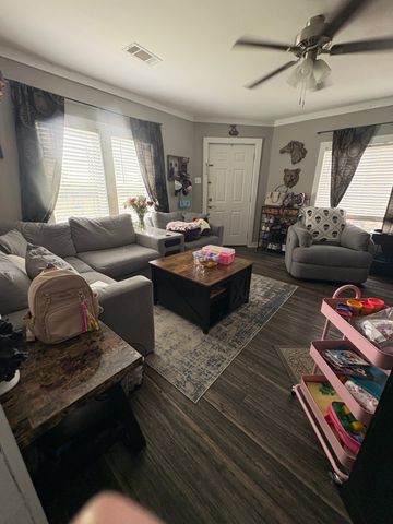 203 Edgewood Ave, Mount Pleasant, TN 38474