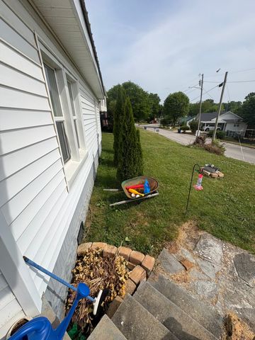 203 Edgewood Ave, Mount Pleasant, TN 38474