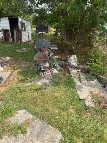 203 Edgewood Ave, Mount Pleasant, TN 38474