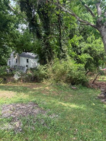203 Edgewood Ave, Mount Pleasant, TN 38474