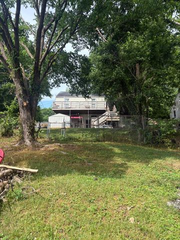 203 Edgewood Ave, Mount Pleasant, TN 38474