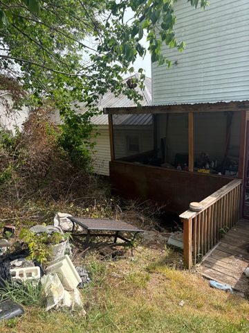 203 Edgewood Ave, Mount Pleasant, TN 38474