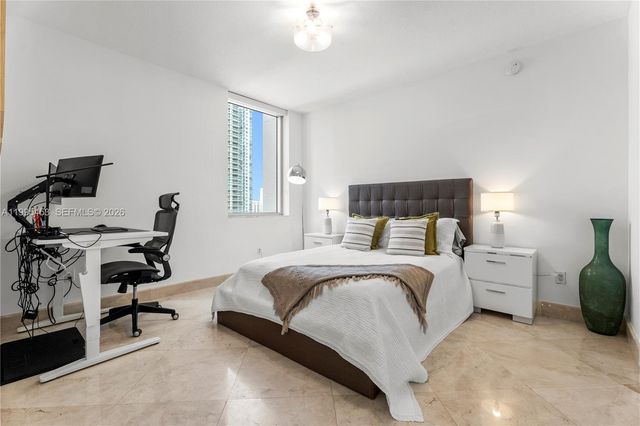 1060 Brickell Ave 2117, Miami, FL 33131